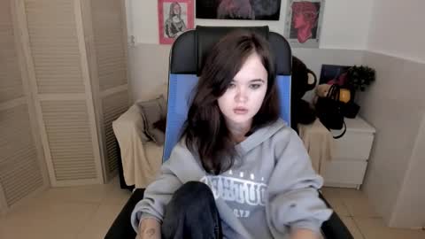 Snapshot of elainebeness chatting on September 30, 8:41 pm Your sweet girl online show from September 30, 8:41 pm