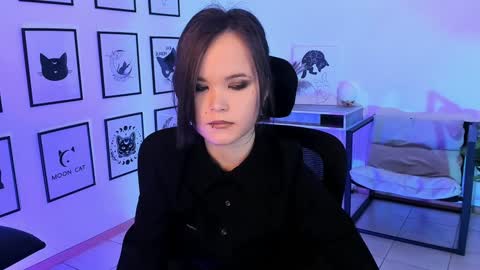 Snapshot of elainebeness chatting on February 5, 11:28 pm Your sweet girl online show from February 5, 11:28 pm