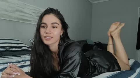 Elara Hayes online show from June 7, 4:23 pm