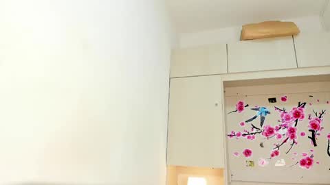 elarey_ online show from April 29, 12:10 pm