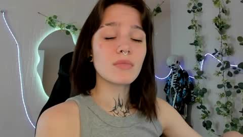 elastikiss online show from April 25, 8:16 am