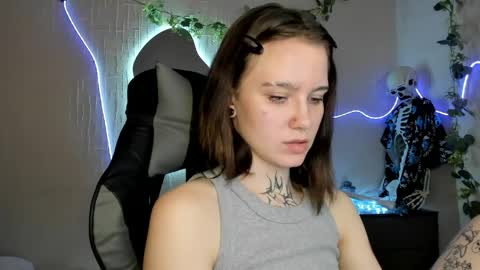 elastikiss online show from April 25, 1:41 pm