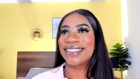 Snapshot of elawalker1 chatting on October 22, 9:49 pm Ela online show from October 22, 9:49 pm