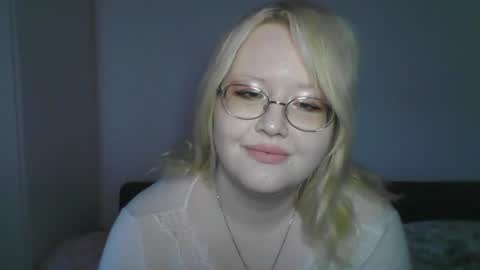 elayne_sweet online show from April 29, 6:18 am