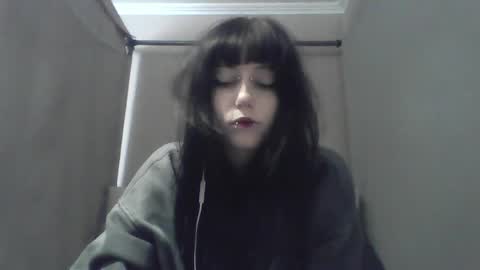 Lia online show from April 25, 11:34 am