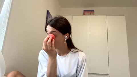 Mia online show from July 8, 12:41 pm