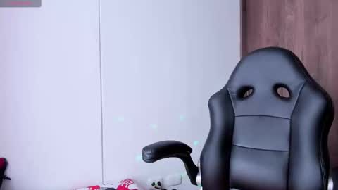 Electra online show from March 3, 2:39 pm