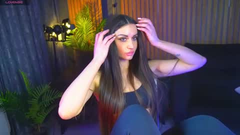 elegant_mysterious online show from March 9, 11:53 pm