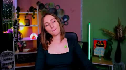 Snapshot of elen_dark chatting on October 1, 10:25 am elen_dark online show from October 1, 10:25 am