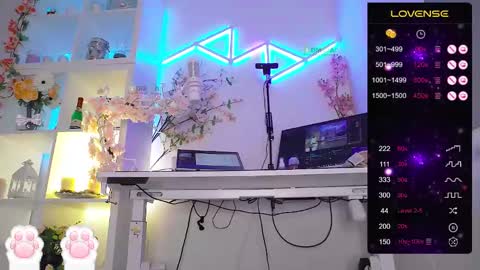 Snapshot of elena_marilyn chatting on February 28, 12:21 am Elena online show from February 28, 12:21 am