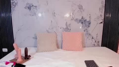 elena_wolff online show from June 29, 11:32 am