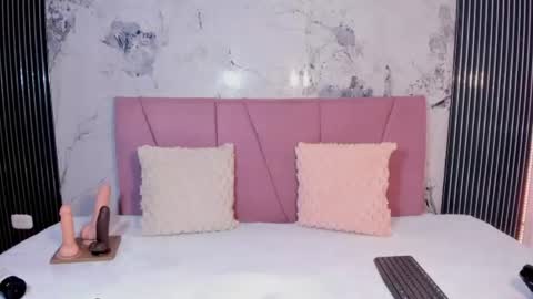elena_wolff online show from July 15, 12:10 pm