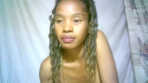 Snapshot of elenah0123 chatting on February 24, 10:59 am elenah013 online show from February 24, 10:59 am