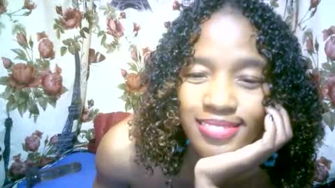 Snapshot of elenah0123 chatting on October 6, 6:53 am elenah013 online show from October 6, 6:53 am