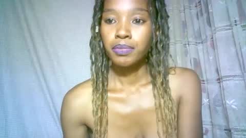 Snapshot of elenah0123 chatting on January 30, 6:35 am elenah013 online show from January 30, 6:35 am