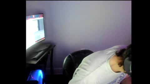 elephantrunkman online show from February 2, 6:14 am