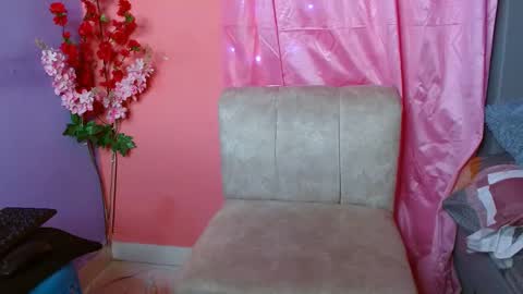 eletrabrowns online show from February 15, 7:50 pm