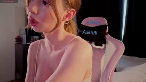Elfie online show from May 4, 5:58 am