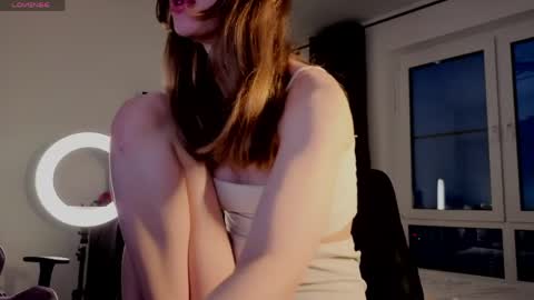 Elfie online show from May 2, 1:11 am