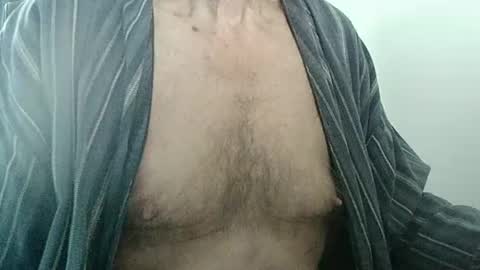 elfyonee online show from November 8, 7:33 am