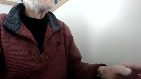 elfyonee online show from December 5, 1:20 pm