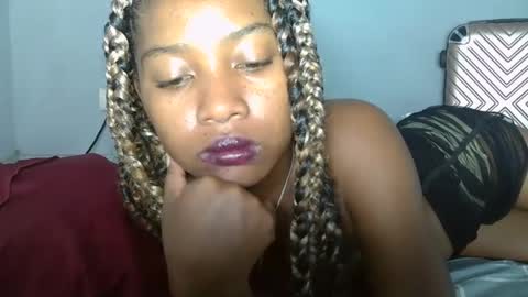 Snapshot of elia011 chatting on January 17, 11:29 pm elia011 online show from January 17, 11:29 pm