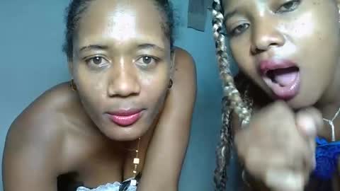 Snapshot of elia011 chatting on January 20, 10:04 pm elia011 online show from January 20, 10:04 pm