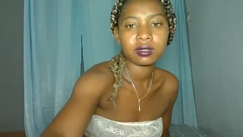 Snapshot of elia011 chatting on January 18, 10:06 pm elia011 online show from January 18, 10:06 pm