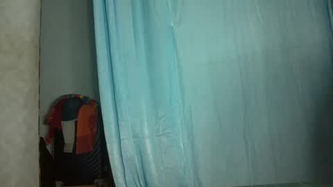 Snapshot of elia011 chatting on January 15, 10:02 pm elia011 online show from January 15, 10:02 pm