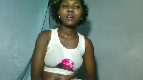 Snapshot of elia011 chatting on October 27, 6:30 pm elia011 online show from October 27, 6:30 pm