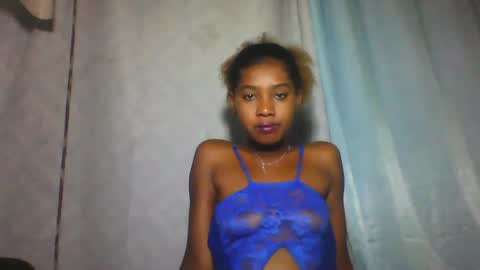 Snapshot of elia011 chatting on February 3, 7:10 pm elia011 online show from February 3, 7:10 pm