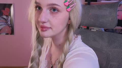 Ellie online show from April 25, 5:20 am