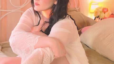 Snapshot of eliejay chatting on October 3, 5:16 am Ellie online show from October 3, 5:16 am
