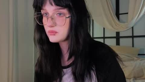 Snapshot of eliejay chatting on September 27, 8:28 pm Ellie online show from September 27, 8:28 pm
