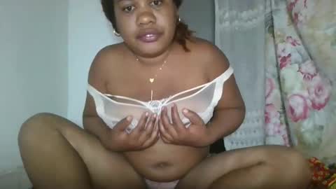 Snapshot of elietteee chatting on September 10, 8:32 pm elietteee online show from September 10, 8:32 pm