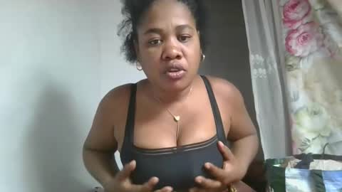 Snapshot of elietteee chatting on September 14, 5:21 am elietteee online show from September 14, 5:21 am