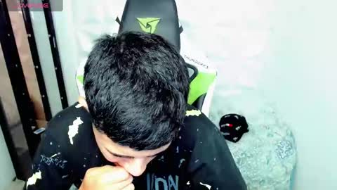 Snapshot of elii_797 chatting on December 4, 1:25 pm bby-santy online show from December 4, 1:25 pm