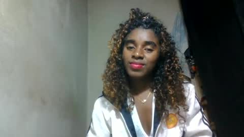 elina981 online show from July 1, 4:37 pm