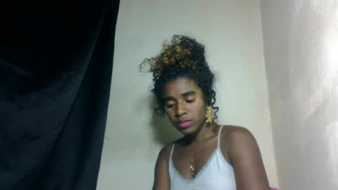 elina981 online show from June 12, 6:51 pm