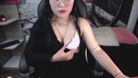 Elina  online show from February 7, 1:30 am