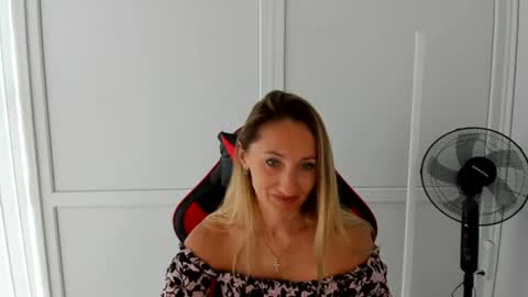 Milena online show from June 26, 7:14 am