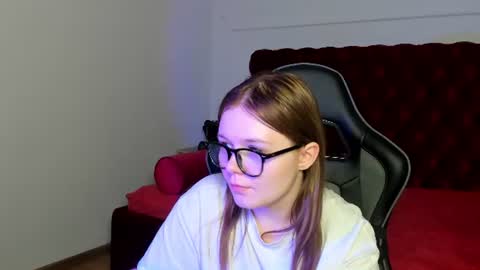 elinavale online show from June 13, 2:55 am