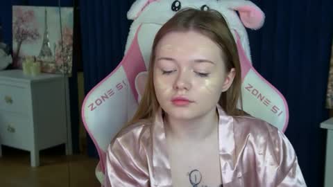 elinavale online show from April 29, 5:30 pm