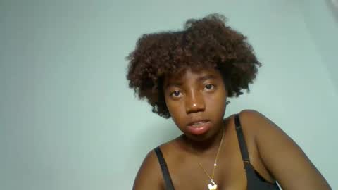 elisa821456 online show from March 12, 4:22 pm