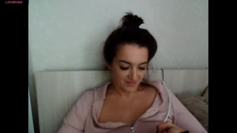 Snapshot of elisa_dove208 chatting on October 15, 5:54 am elisa_dove208 online show from October 15, 5:54 am