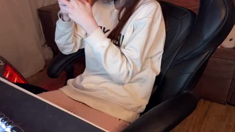 Elisa North online show from March 2, 1:47 am