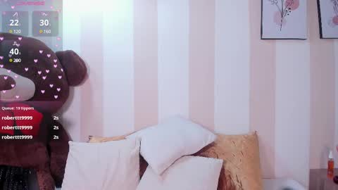 Elisa  online show from February 3, 8:57 pm