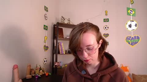 elise_nyx online show from June 23, 12:55 pm