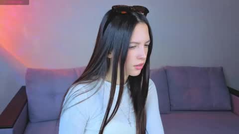 Elise online show from May 3, 11:38 am