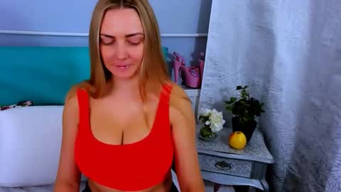 Elise online show from November 8, 8:17 am